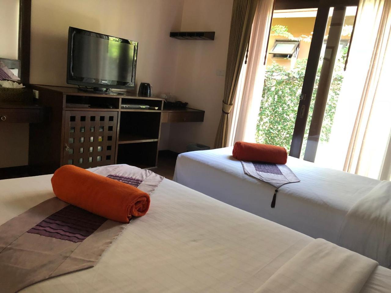 Kanok Buri Resort Lipa Noi Exteriér fotografie