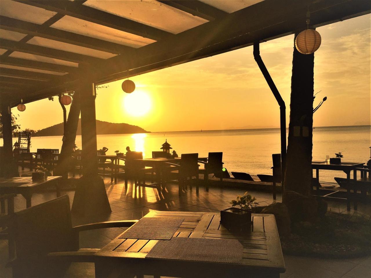 Kanok Buri Resort Lipa Noi Exteriér fotografie